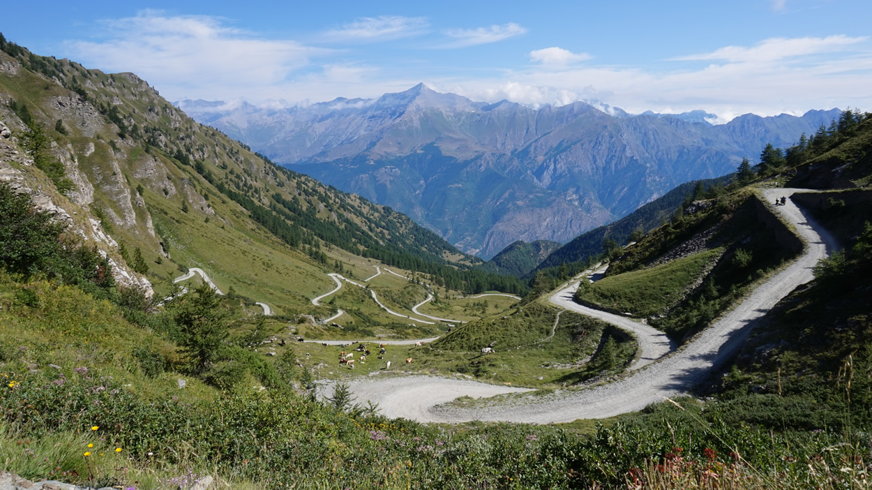 Auffahrt zum Col delle Finestre